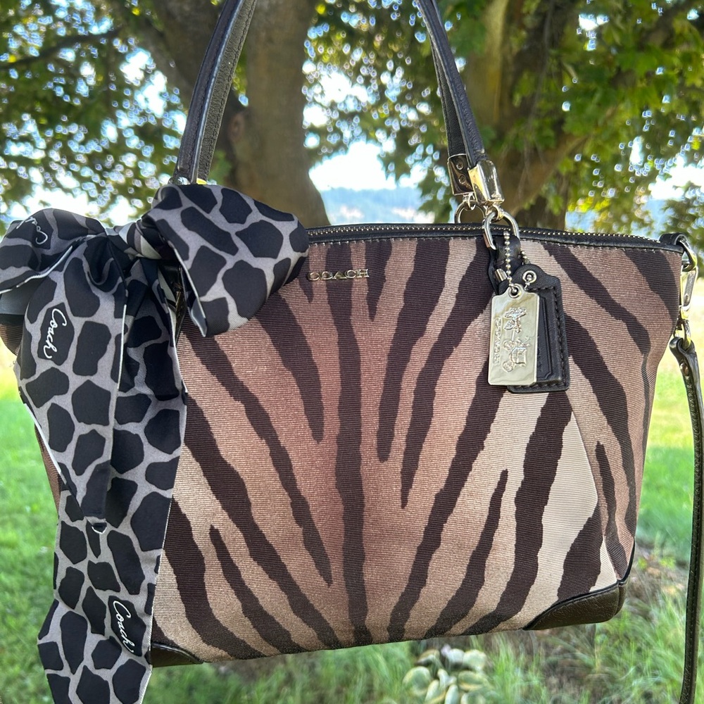 COACH Madison Kelsey Animal Print Jacquard w/Leather Trim Satchel/Crossbody Bag - Picture 5 of 14